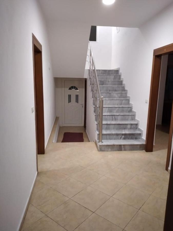 Araniti Apartment Velipoje Bagian luar foto