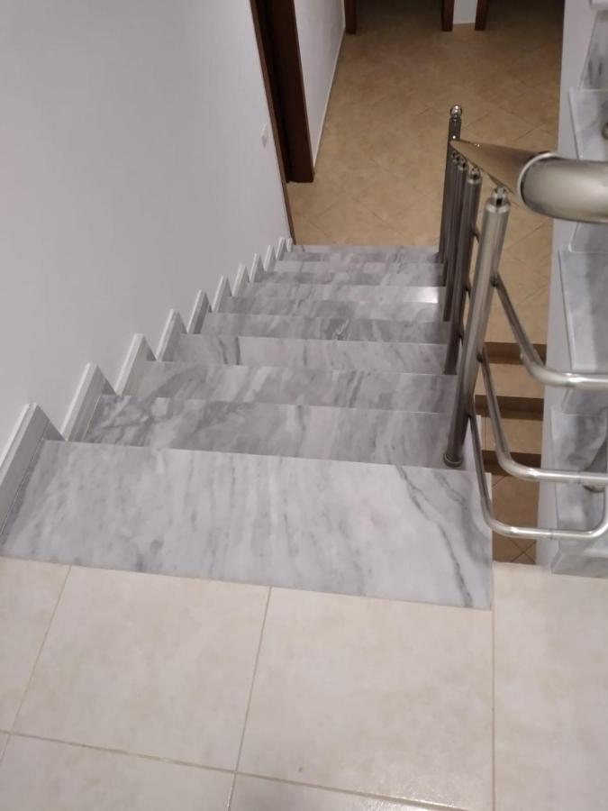 Araniti Apartment Velipoje Bagian luar foto
