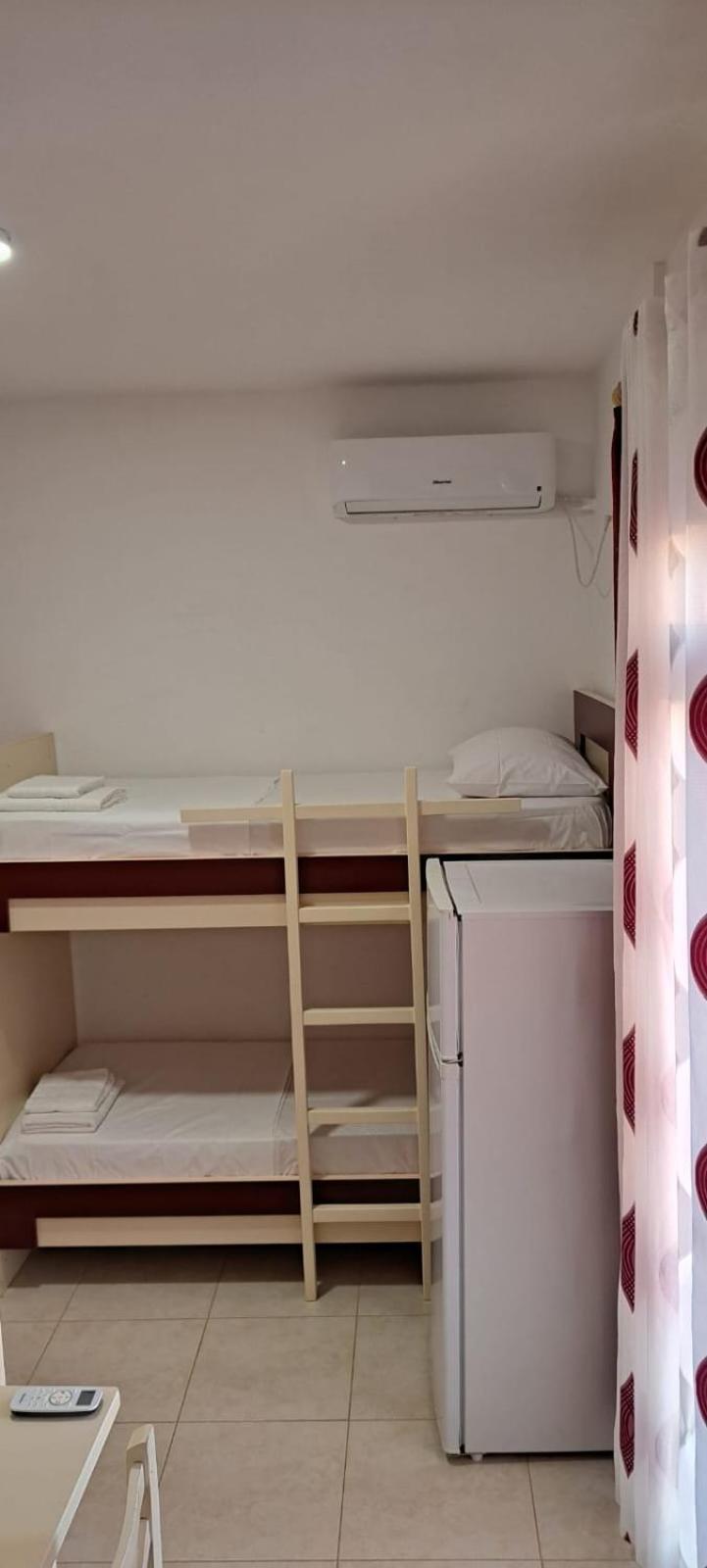 Araniti Apartment Velipoje Bagian luar foto